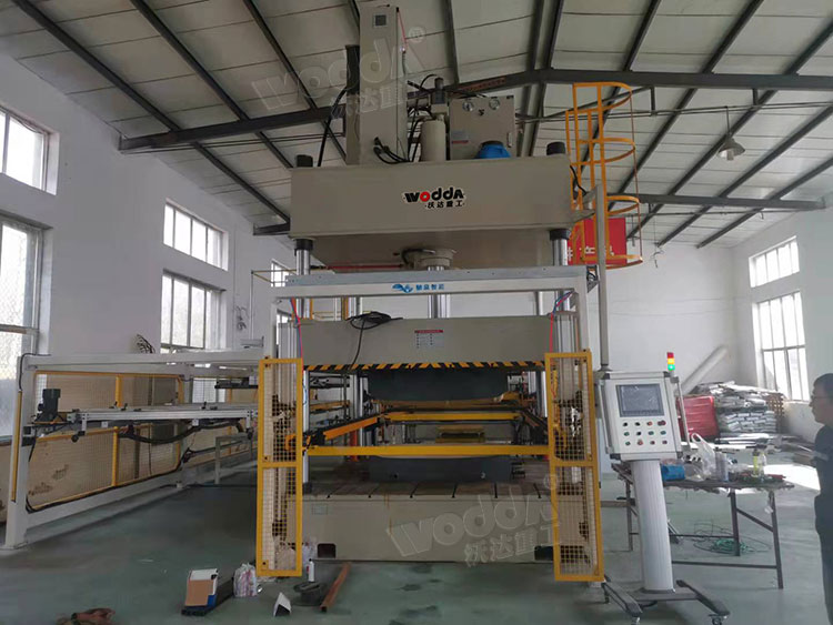 160噸汽車(chē)内飾成型液壓(ya)機 160噸汽車内飾(shi)成型液壓機