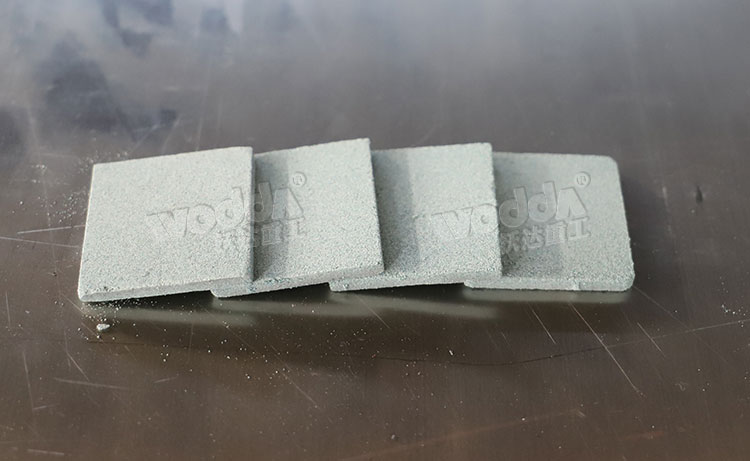 碳(tan)化矽粉末(mo)壓塊 碳化(huà)矽粉末壓(ya)塊