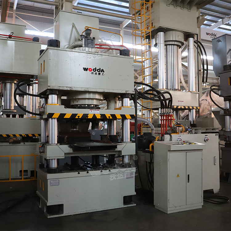 400噸四(si)梁四柱(zhu)鹽磚機(jī) 400噸四梁(liang)四柱鹽(yán)磚機