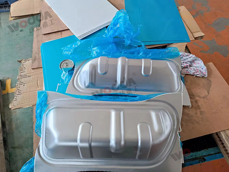 200噸液壓(ya)機拉伸汽車排氣(qi)管散熱罩 200噸液壓(yā)機拉伸汽車排氣(qì)管散熱罩