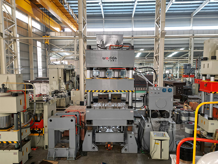 汽(qi)車钣金(jīn)件拉伸(shēn)液壓機(ji) 汽車钣(ban)金件拉(lā)伸液壓(ya)機