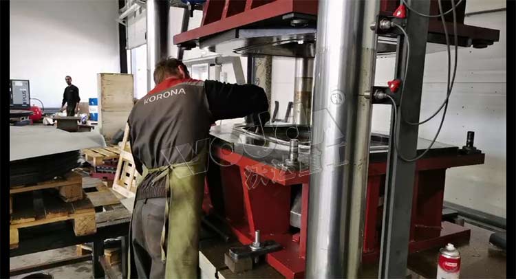 灰(huī)鬥車小推車車鬥(dou)模具