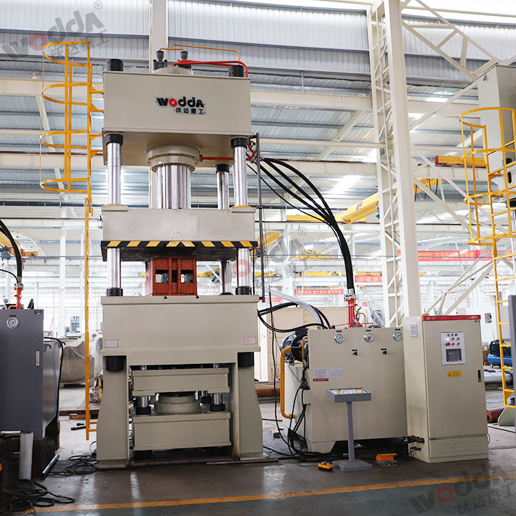 500噸多頂(dǐng)杆拉伸(shēn)液壓機(ji) 500噸多頂(ding)杆拉伸(shen)液壓機(jī)