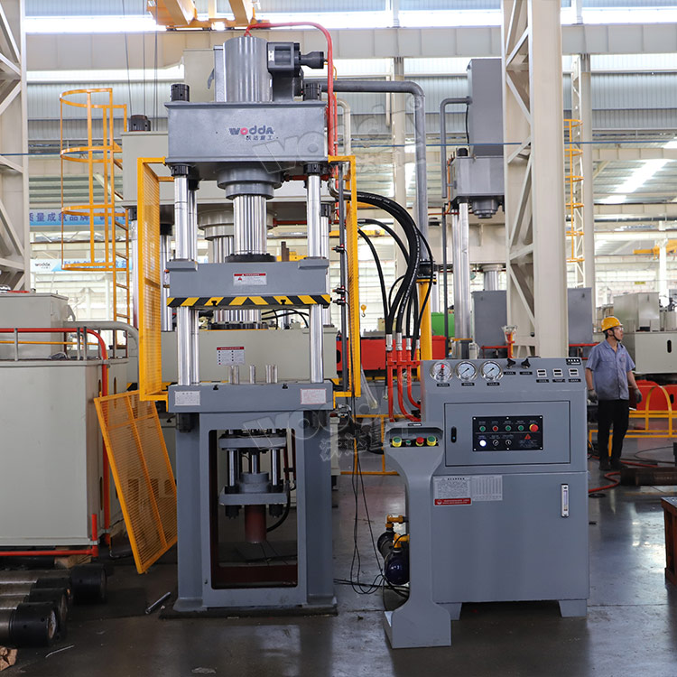 100噸拉(lā)伸機車(chē)間現貨(huò) 100噸拉伸(shēn)機車間(jian)現貨