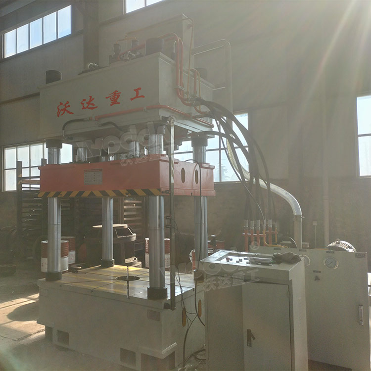 315噸封頭拉伸(shen)機 315噸封頭拉伸(shen)機