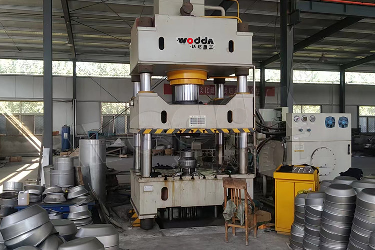 500噸封頭拉伸機(jī) 500噸封頭拉伸機