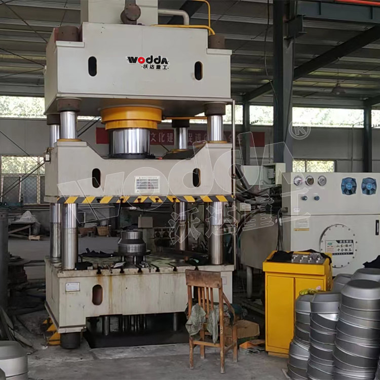 500噸不鏽(xiu)鋼封頭(tou)液壓機(jī) 500噸不鏽(xiù)鋼封頭(tou)液壓機(ji)