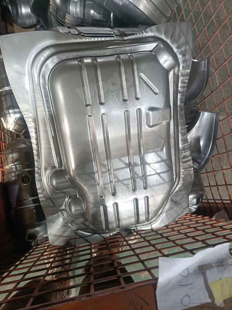 汽車配(pèi)件拉伸件 汽車配(pei)件拉伸件