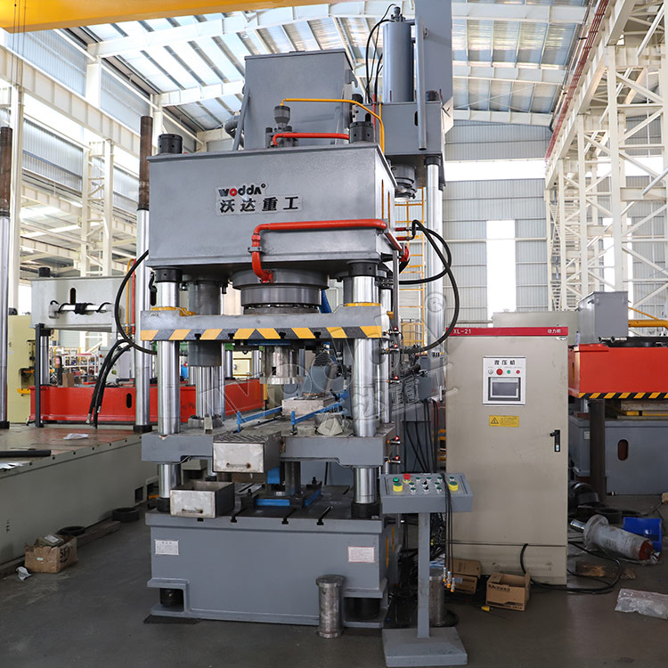 315噸全自(zi)動粉末(mo)成型液(yè)壓機