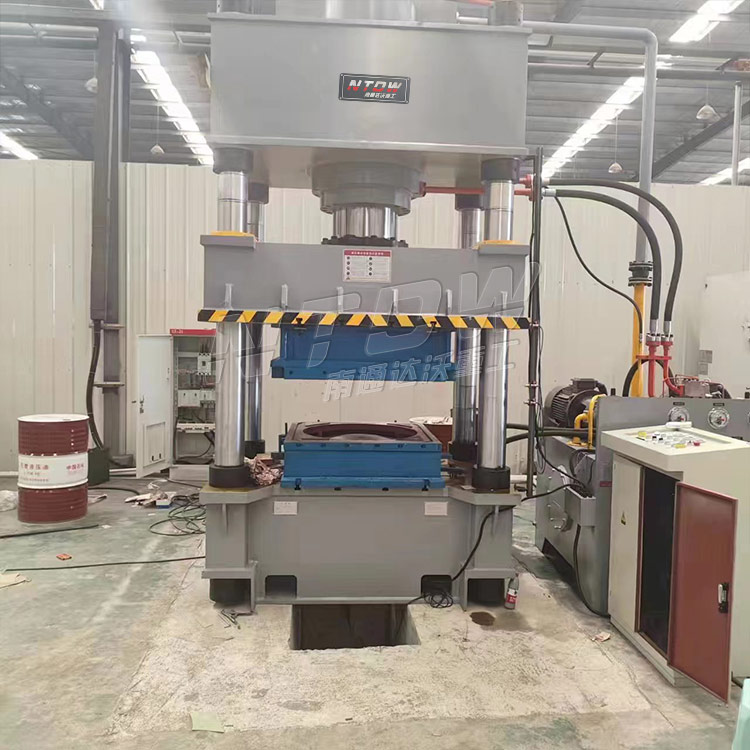 400噸(dun)不鏽鋼(gang)水箱拉(la)伸液壓(yā)機 400噸不(bú)鏽鋼水(shui)箱拉伸(shen)液壓機(ji)