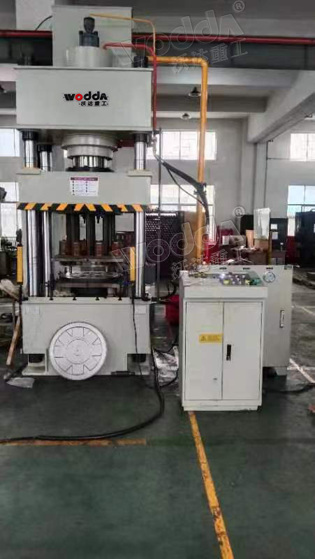 315噸(dun)拉伸液(yè)壓機 315噸(dūn)拉伸液(ye)壓機