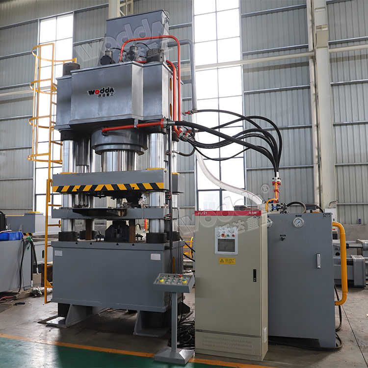 800噸鐵矽(xi)鋁磁芯(xīn)成型液(yè)壓機車(che)間試機(ji) 800噸鐵矽(xi)鋁磁芯(xīn)成型液(ye)壓機車(che)間試機(ji)