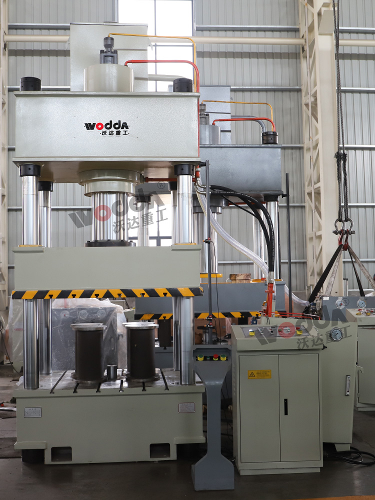 國标315噸液壓機(ji)(焊接件) 國标315噸液(yè)壓機(焊接件)