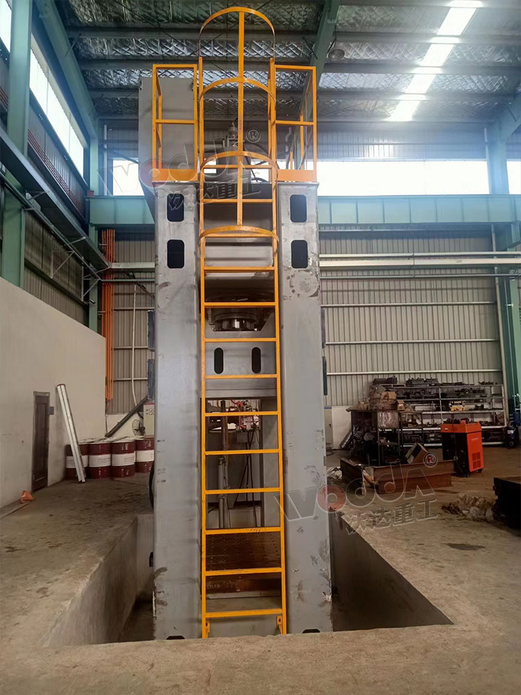 800噸框架式液壓(yā)機現場調試 800噸(dun)框架式液壓機(jī)現場調試