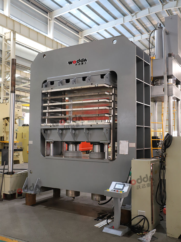 400噸龍(long)門液壓(yā)機 400噸龍(long)門液壓(ya)機