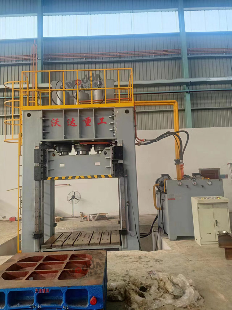 800噸框(kuang)架式薄闆(pǎn)拉伸機 800噸(dun)框架式薄(bao)闆拉伸機(jī)