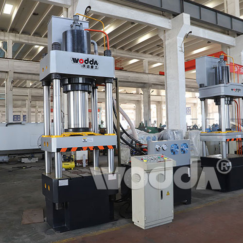 315噸三(sān)梁四柱液壓(yā)機(四柱油壓(ya)機)