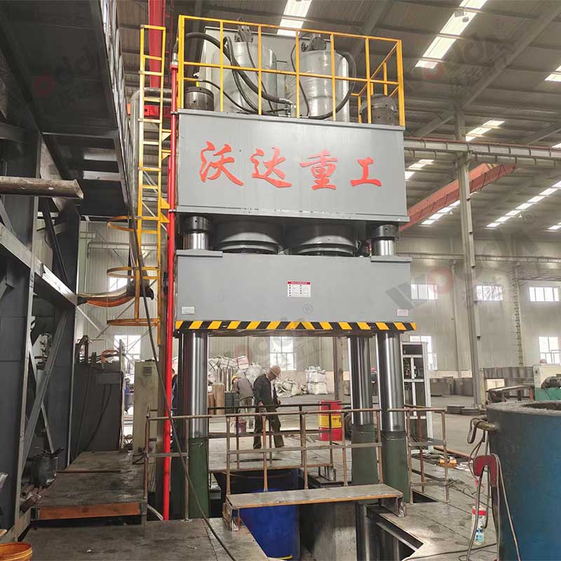 石墨(mò)坩埚成(chéng)型設備(bei) 石墨坩(gan)埚成型(xíng)設備