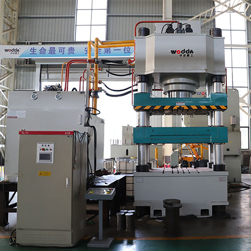 800噸牛(niu)羊舔磚液(yè)壓機_20公斤(jin)鹽磚液壓(yā)機