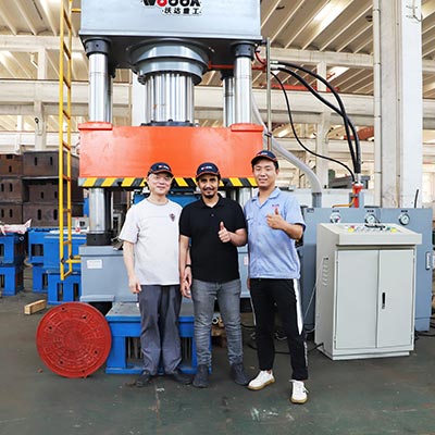 玻璃(li)鋼複合樹脂井蓋(gài)熱壓成型液壓機(jī)