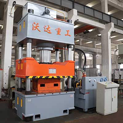 500噸鋼闆壓型四(si)柱液壓機