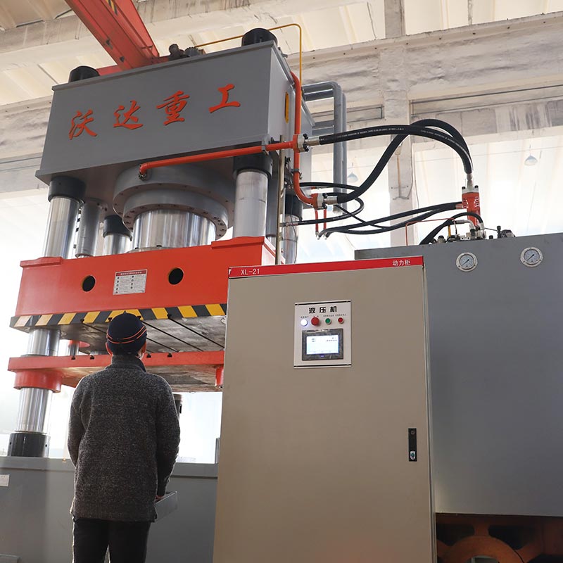 1250噸四(si)梁四柱液(yè)壓機價格(ge) 1250噸四梁四(sì)柱液壓機(ji)價格