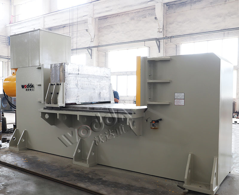 卧式單(dan)臂液壓(ya)機 卧式(shì)單臂液(yè)壓機