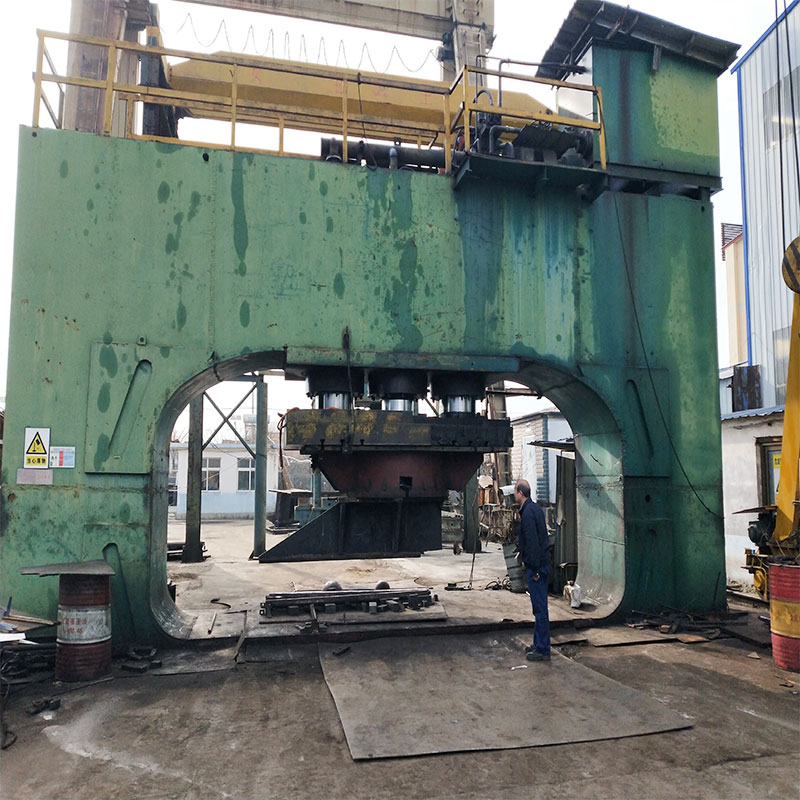 1000噸龍門(mén)液壓機 1000噸(dun)龍門液壓(yā)機