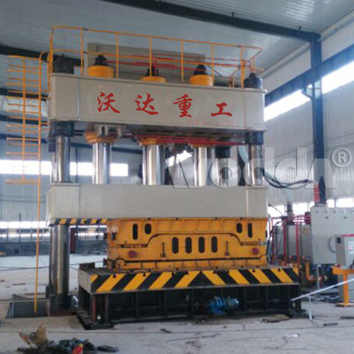 2000噸(dūn)汽車钣金拉伸成(chéng)型液壓機-四柱液(ye)壓機